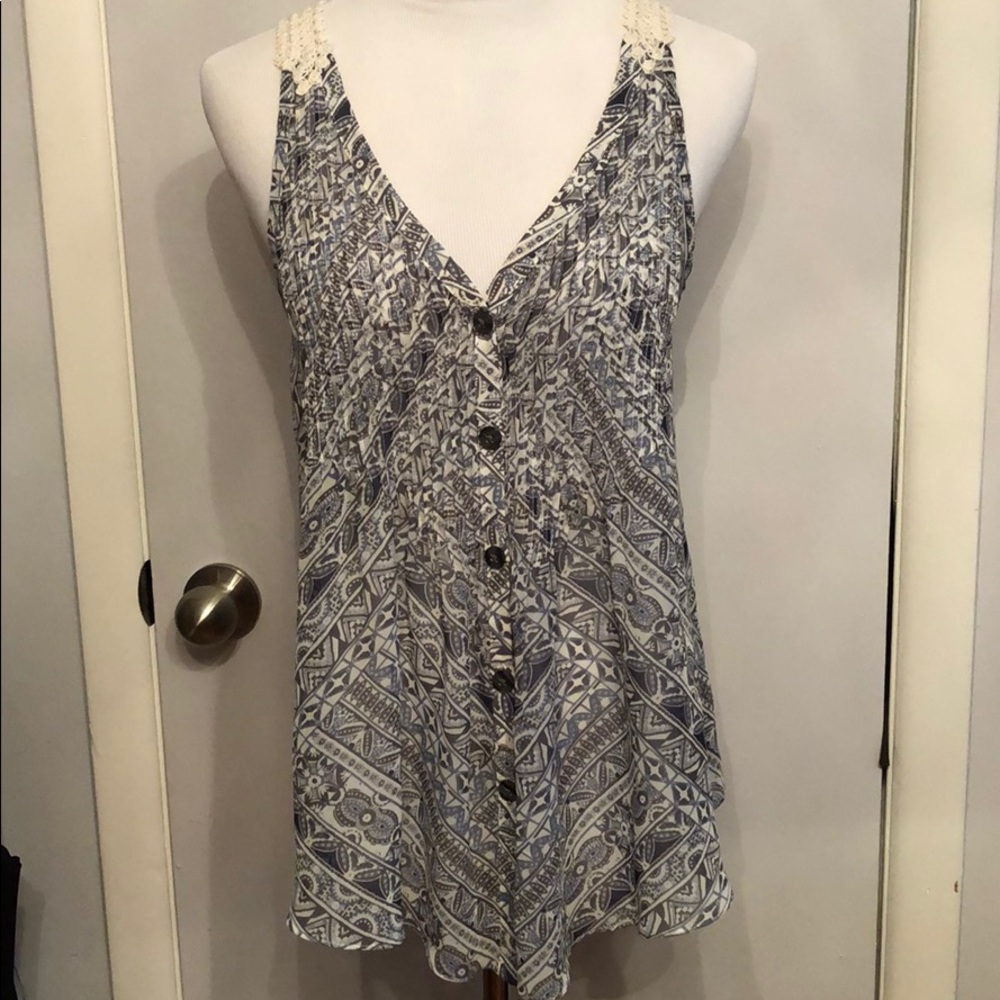 Guess top
